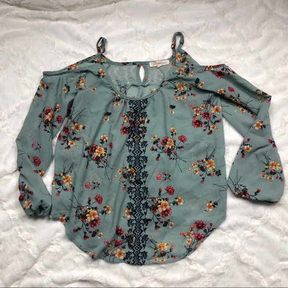 Rewind Green Floral Cold Shouldered Blouse with Lace Backing size Small - Picture 6 of 6